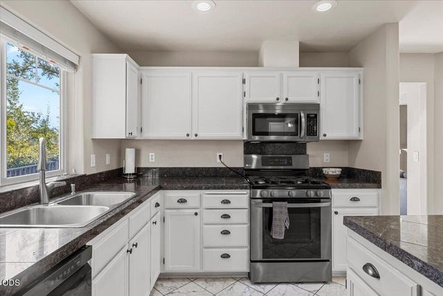 543 Hoover Park Drive, Medford, OR 97504
