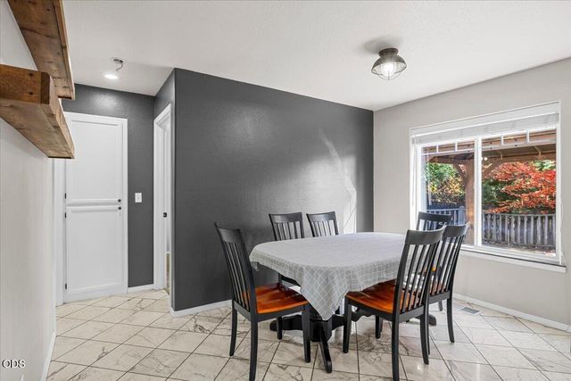 543 Hoover Park Drive, Medford, OR 97504