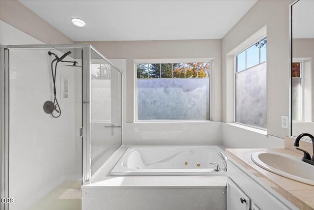 543 Hoover Park Drive, Medford, OR 97504