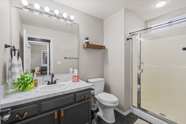 543 Hoover Park Drive, Medford, OR 97504
