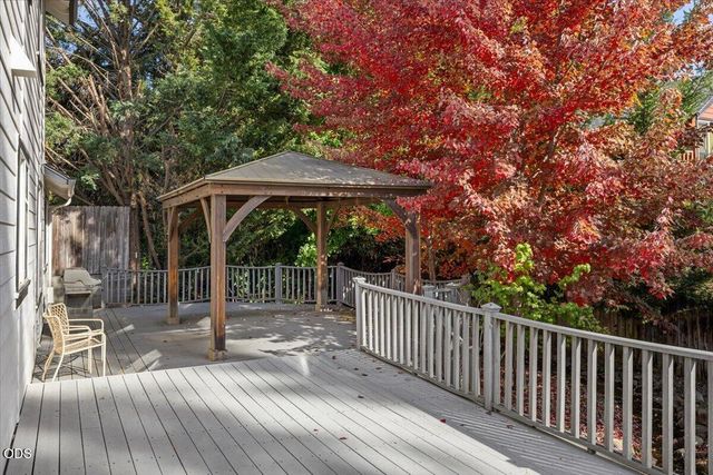 543 Hoover Park Drive, Medford, OR 97504