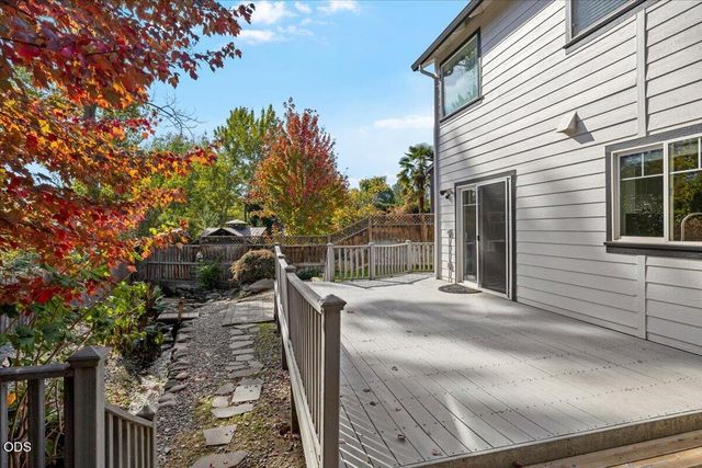 543 Hoover Park Drive, Medford, OR 97504