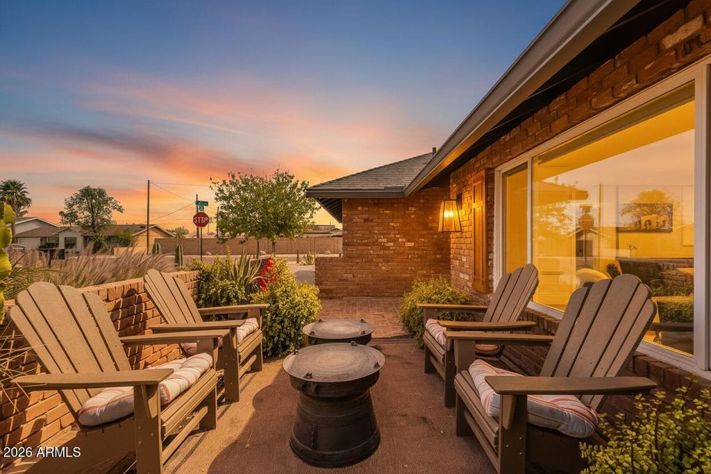 8531 E MONTEREY Way, Scottsdale, AZ 85251 — photo 2
