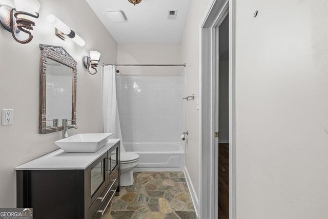 5343 Lake View Club, Dunwoody, GA 30338