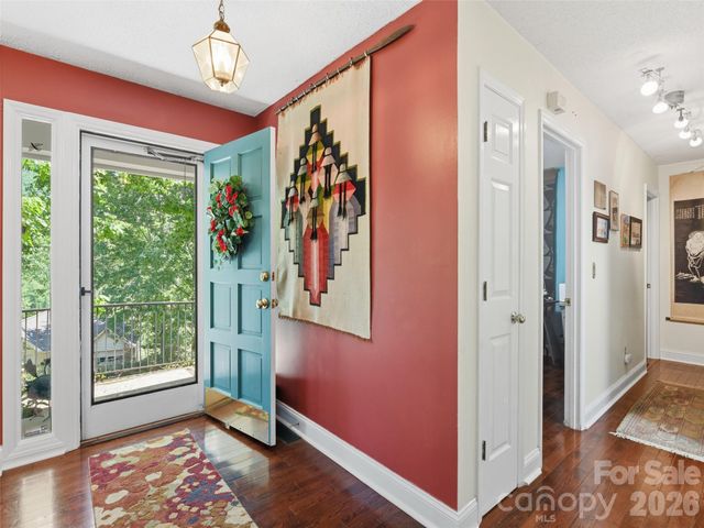 5 Sunny Ridge Drive, Asheville, NC 28804
