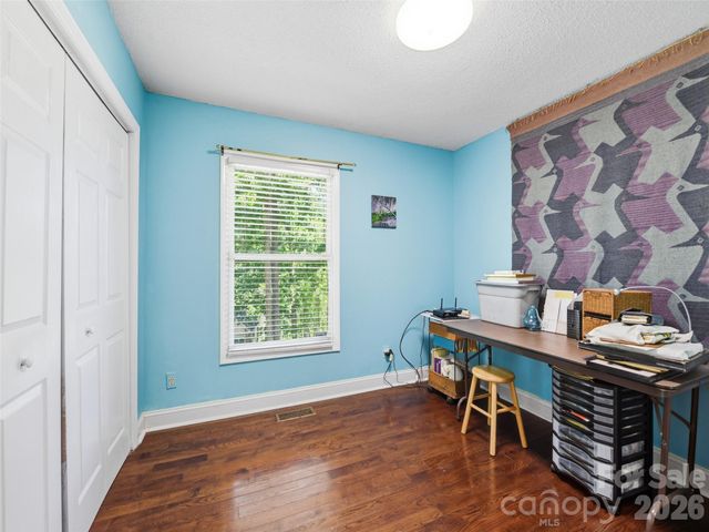 5 Sunny Ridge Drive, Asheville, NC 28804