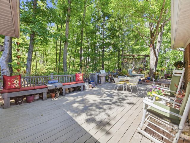 5 Sunny Ridge Drive, Asheville, NC 28804