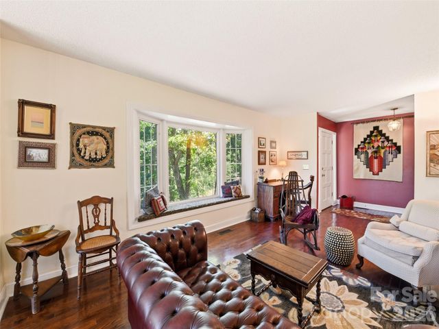 5 Sunny Ridge Drive, Asheville, NC 28804