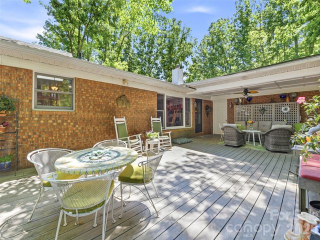 5 Sunny Ridge Drive, Asheville, NC 28804