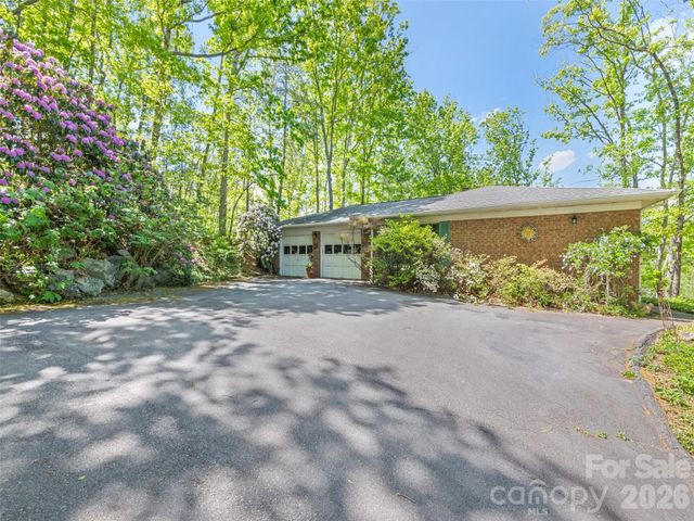 5 Sunny Ridge Drive, Asheville, NC 28804