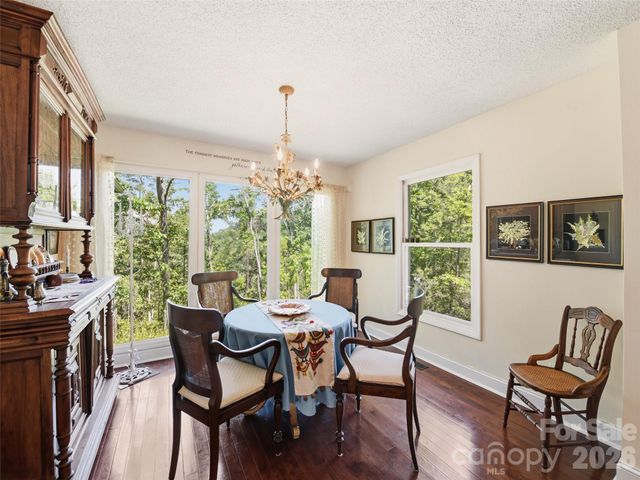 5 Sunny Ridge Drive, Asheville, NC 28804