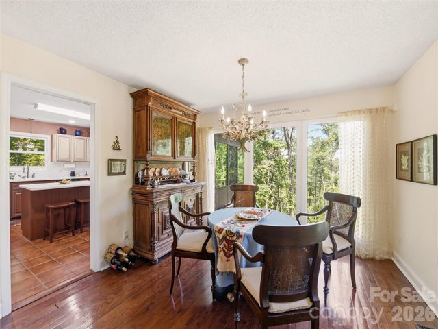 5 Sunny Ridge Drive, Asheville, NC 28804