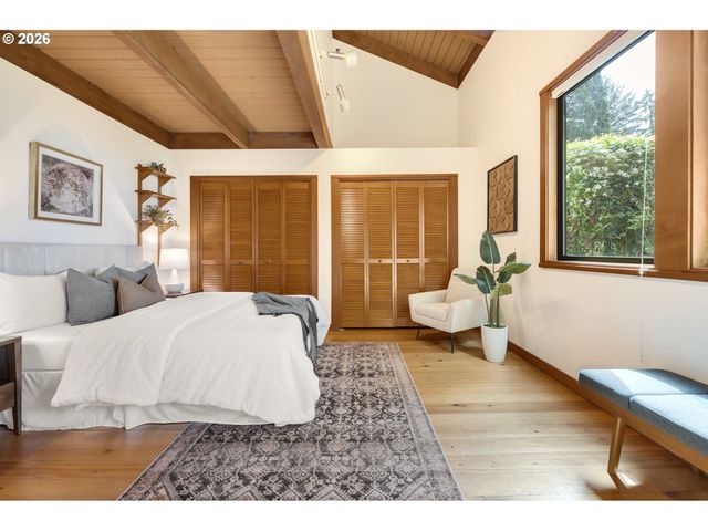 21281 S SWEETBRIAR Rd, West Linn, OR 97068
