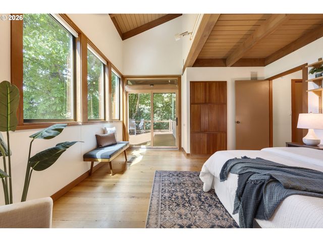21281 S SWEETBRIAR Rd, West Linn, OR 97068