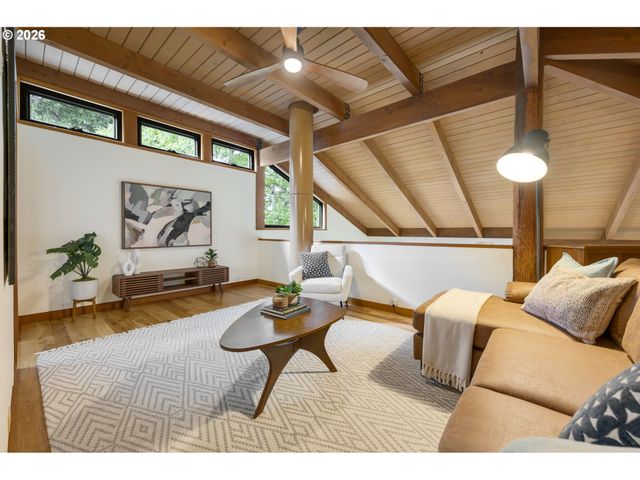 21281 S SWEETBRIAR Rd, West Linn, OR 97068
