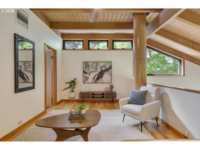 21281 S SWEETBRIAR Rd, West Linn, OR 97068