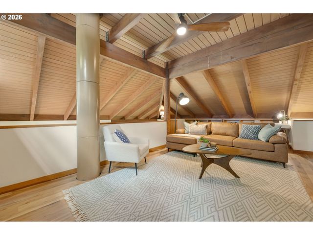 21281 S SWEETBRIAR Rd, West Linn, OR 97068