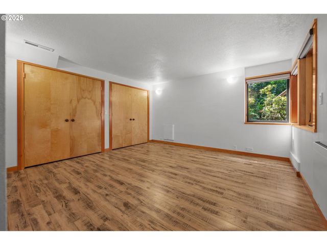 21281 S SWEETBRIAR Rd, West Linn, OR 97068