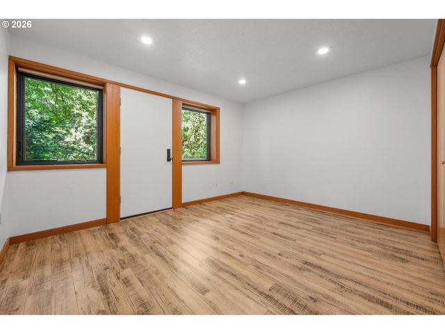 21281 S SWEETBRIAR Rd, West Linn, OR 97068