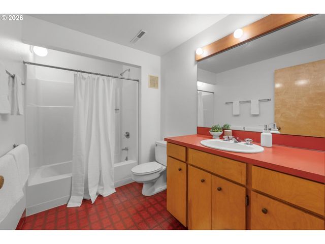 21281 S SWEETBRIAR Rd, West Linn, OR 97068