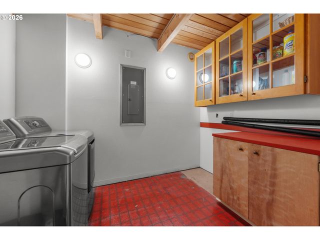 21281 S SWEETBRIAR Rd, West Linn, OR 97068