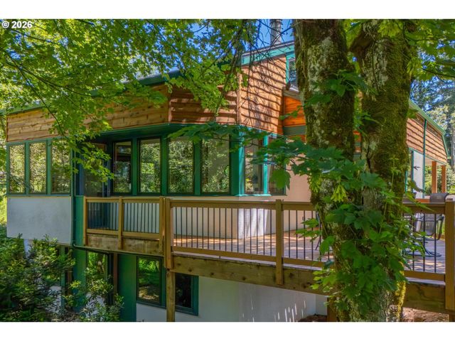 21281 S SWEETBRIAR Rd, West Linn, OR 97068