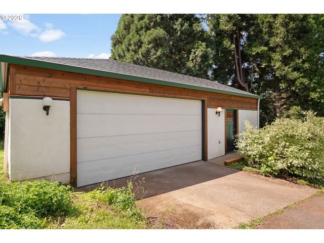 21281 S SWEETBRIAR Rd, West Linn, OR 97068