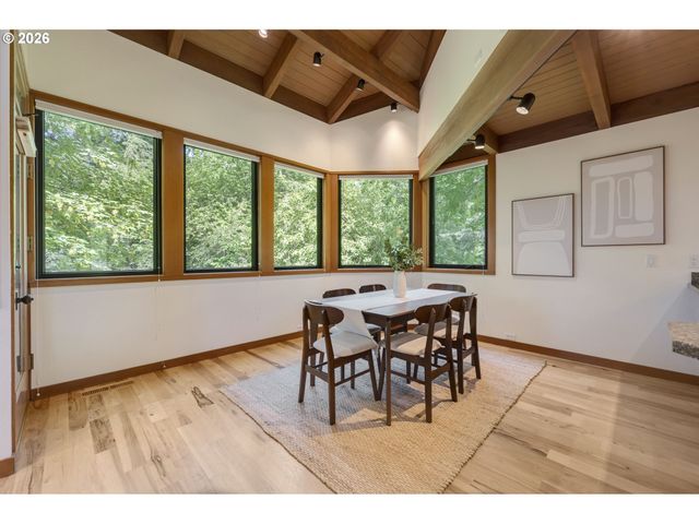 21281 S SWEETBRIAR Rd, West Linn, OR 97068