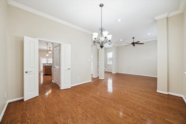 5629 Dolores Place Lane B, Houston, TX 77057