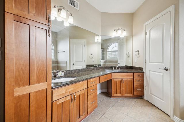 5629 Dolores Place Lane B, Houston, TX 77057