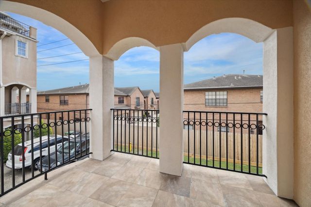 5629 Dolores Place Lane B, Houston, TX 77057