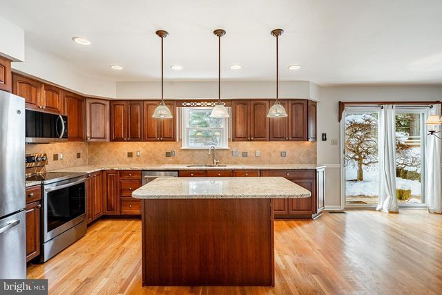 827 PLUMTRY DR, West Chester, PA 19382