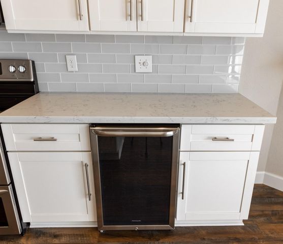 401 Lakeside Lane 111, Nassau Bay, TX 77058