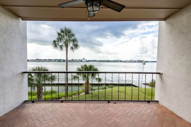 401 Lakeside Lane 111, Nassau Bay, TX 77058
