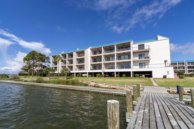 401 Lakeside Lane 111, Nassau Bay, TX 77058