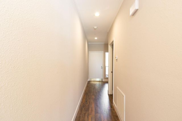 401 Lakeside Lane 111, Nassau Bay, TX 77058