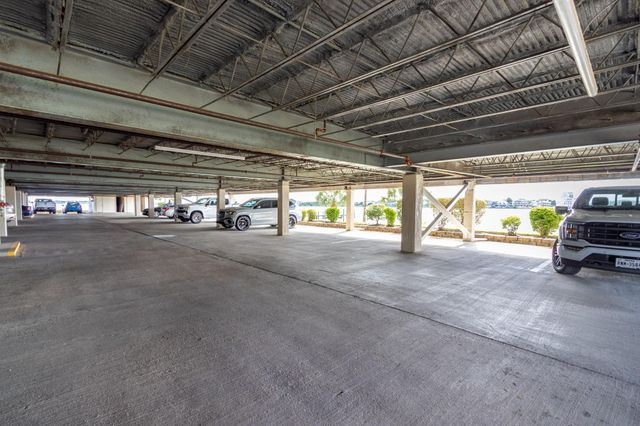 401 Lakeside Lane 111, Nassau Bay, TX 77058