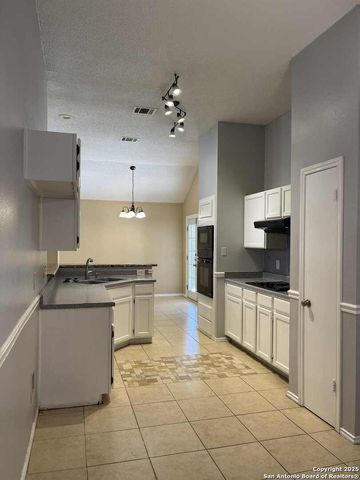 4315 Lakebend West, San Antonio, TX 78244