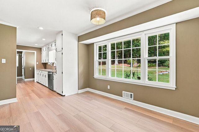 5013 Fox Forest Circle SW, Lilburn, GA 30047