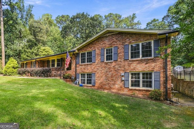 5013 Fox Forest Circle SW, Lilburn, GA 30047