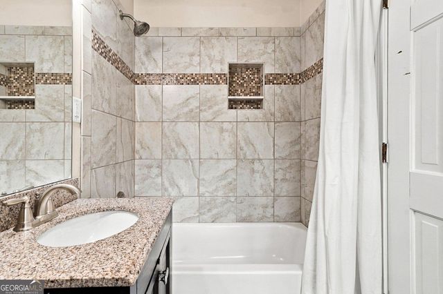 5013 Fox Forest Circle SW, Lilburn, GA 30047