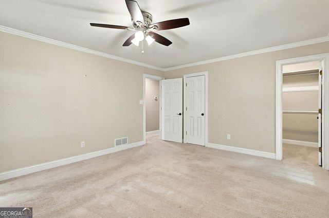 5013 Fox Forest Circle SW, Lilburn, GA 30047