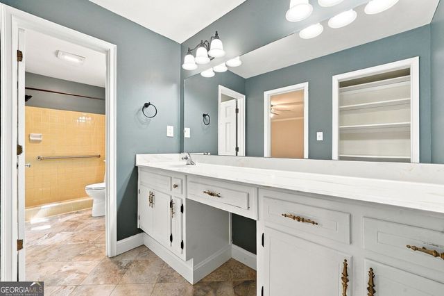 5013 Fox Forest Circle SW, Lilburn, GA 30047