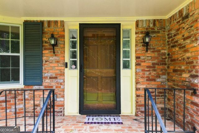5013 Fox Forest Circle SW, Lilburn, GA 30047