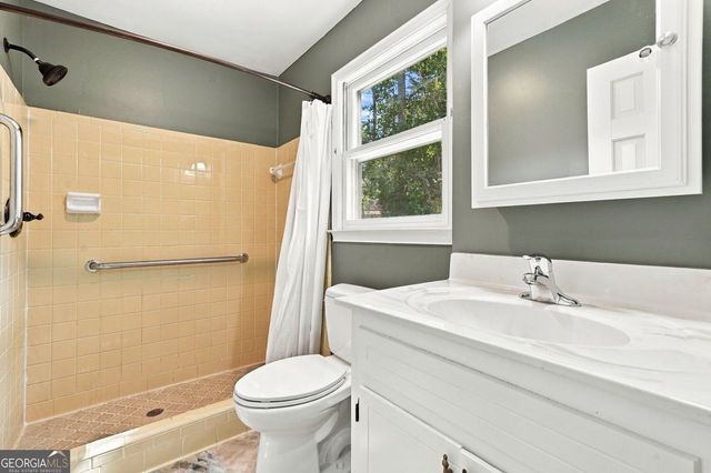 5013 Fox Forest Circle SW, Lilburn, GA 30047