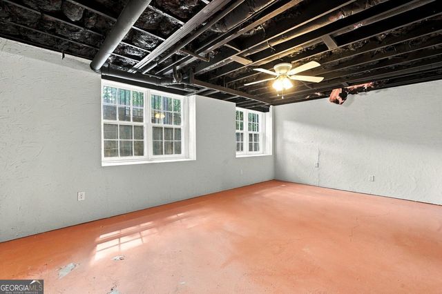 5013 Fox Forest Circle SW, Lilburn, GA 30047