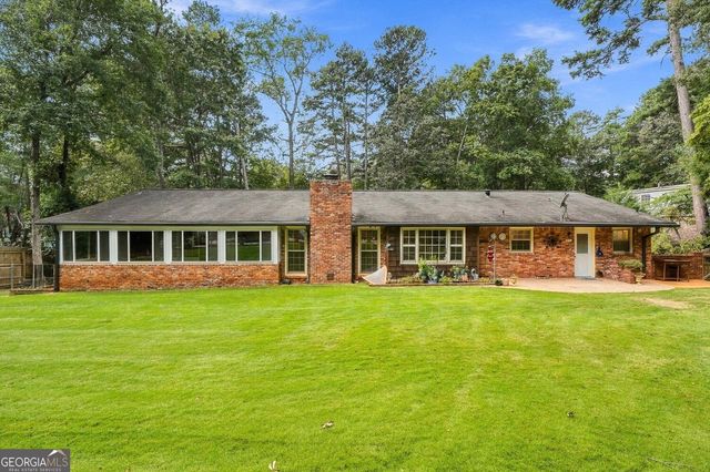 5013 Fox Forest Circle SW, Lilburn, GA 30047