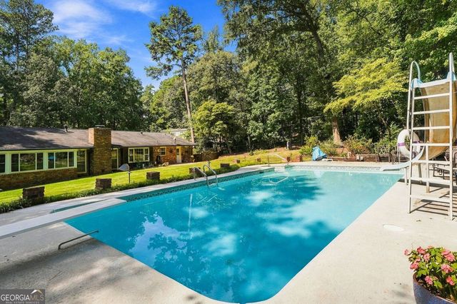 5013 Fox Forest Circle SW, Lilburn, GA 30047