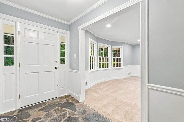 5013 Fox Forest Circle SW, Lilburn, GA 30047