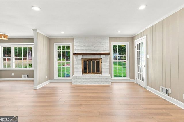 5013 Fox Forest Circle SW, Lilburn, GA 30047